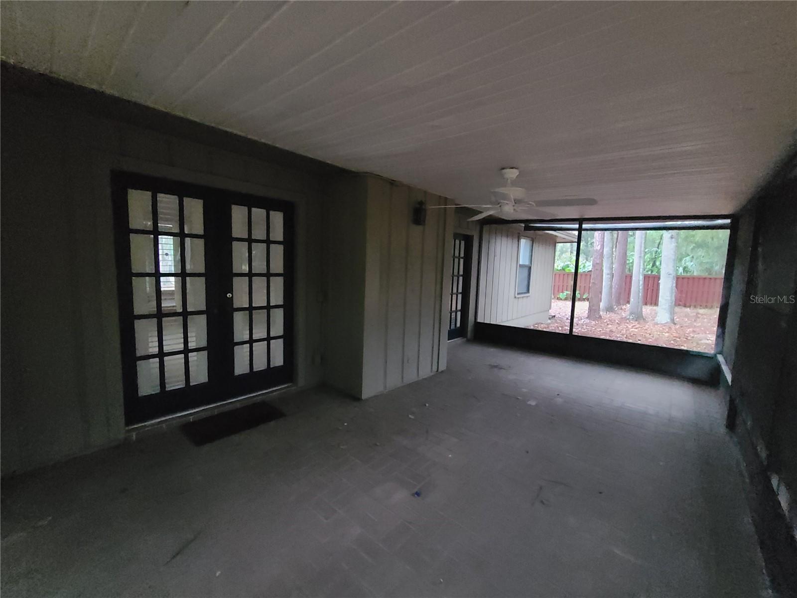 COUNTRY CLUB WEST - Residential Lease