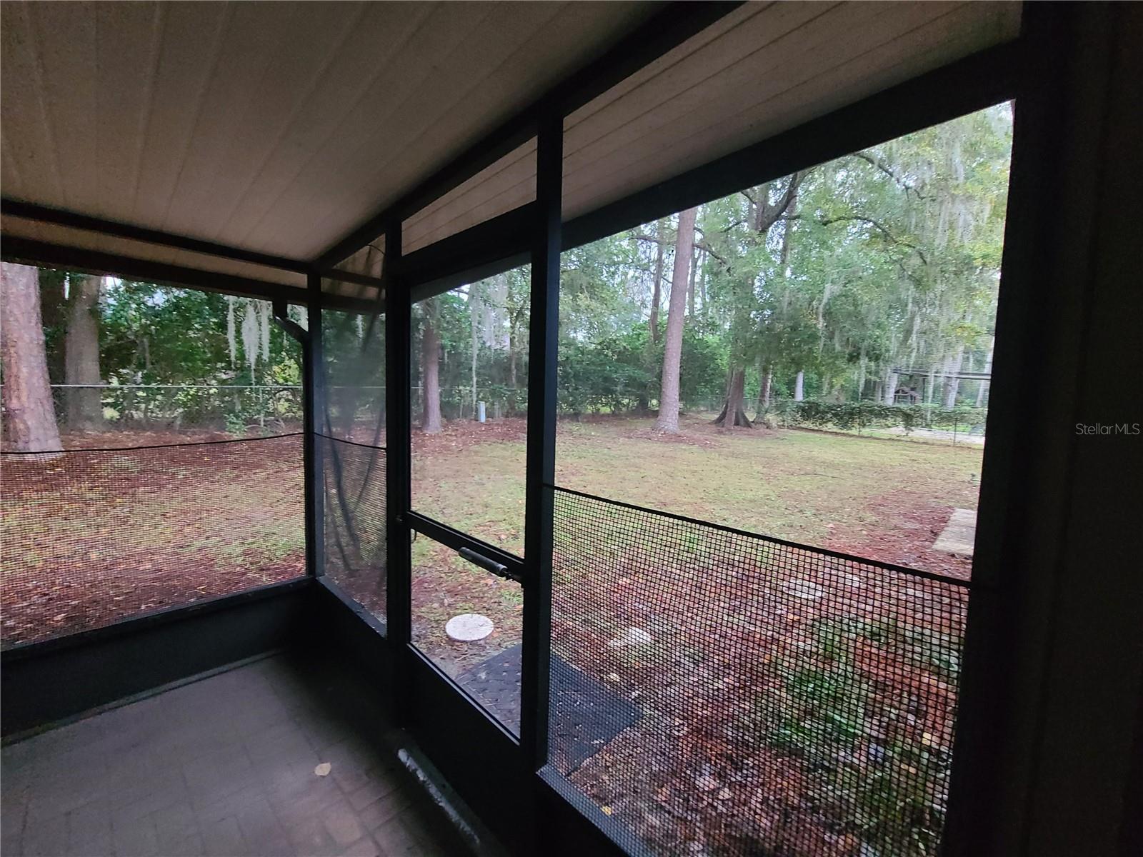 COUNTRY CLUB WEST - Residential Lease