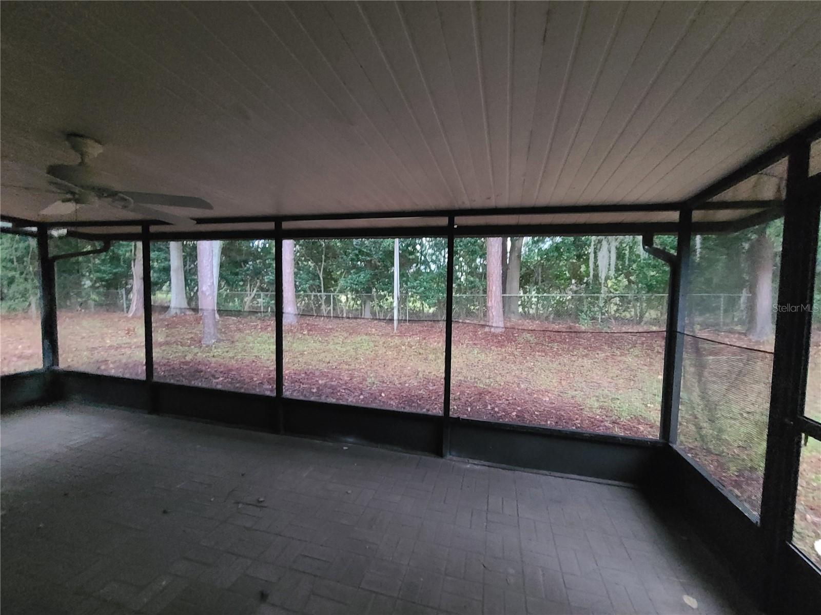 COUNTRY CLUB WEST - Residential Lease