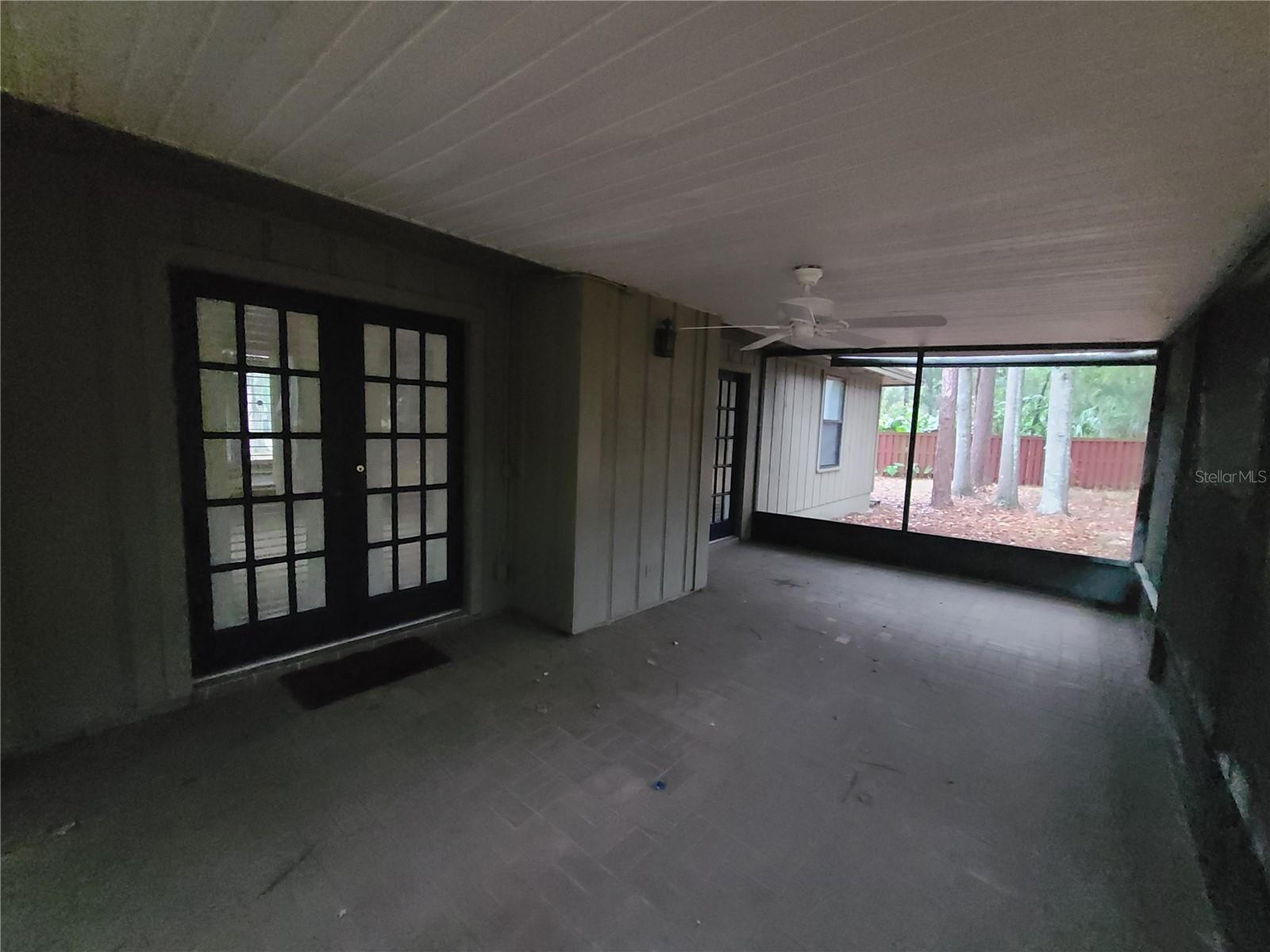 COUNTRY CLUB WEST - Residential Lease