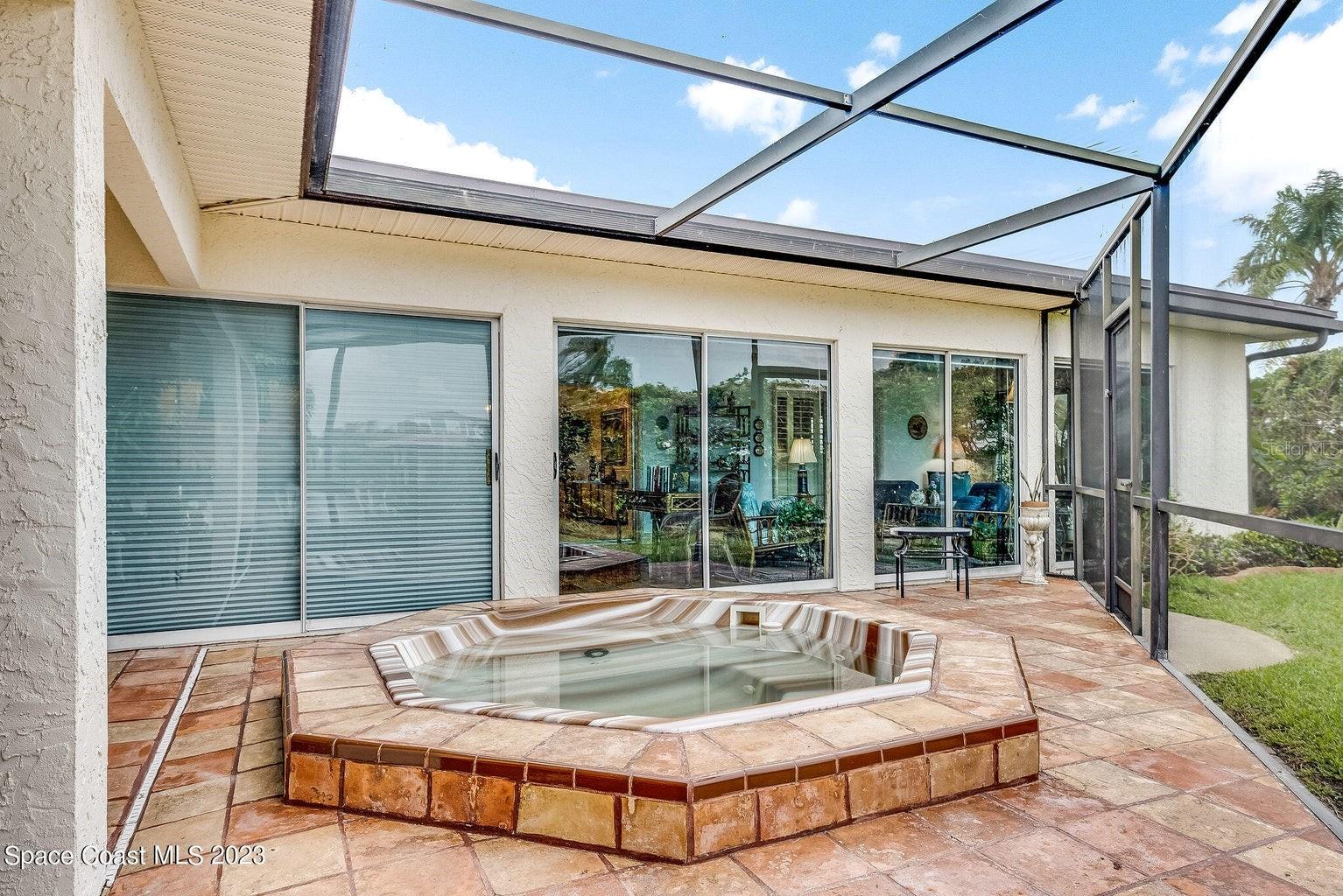 FOUNTAINS UNIT 02 - Residential