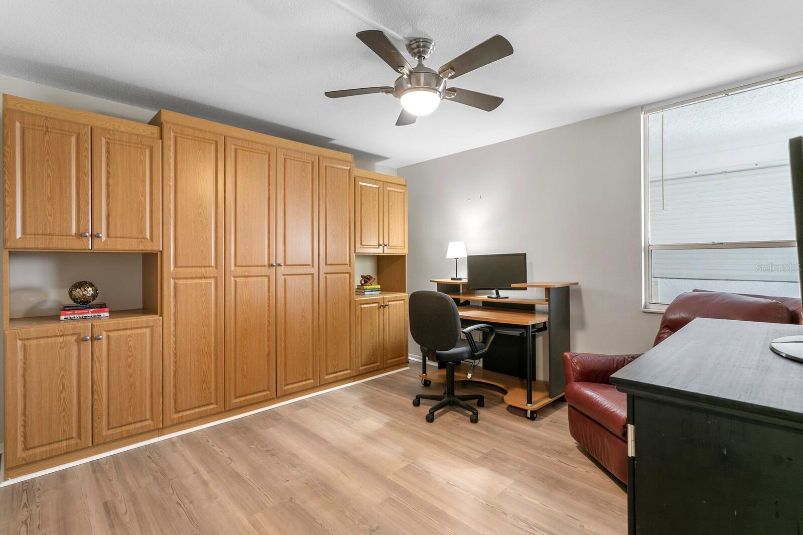 REDINGTON TOWERS 1 CONDO - Residential