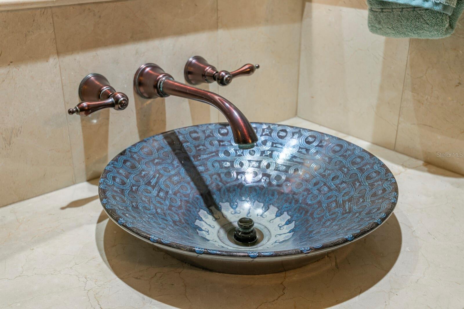 REDINGTON TOWERS 1 CONDO - Residential