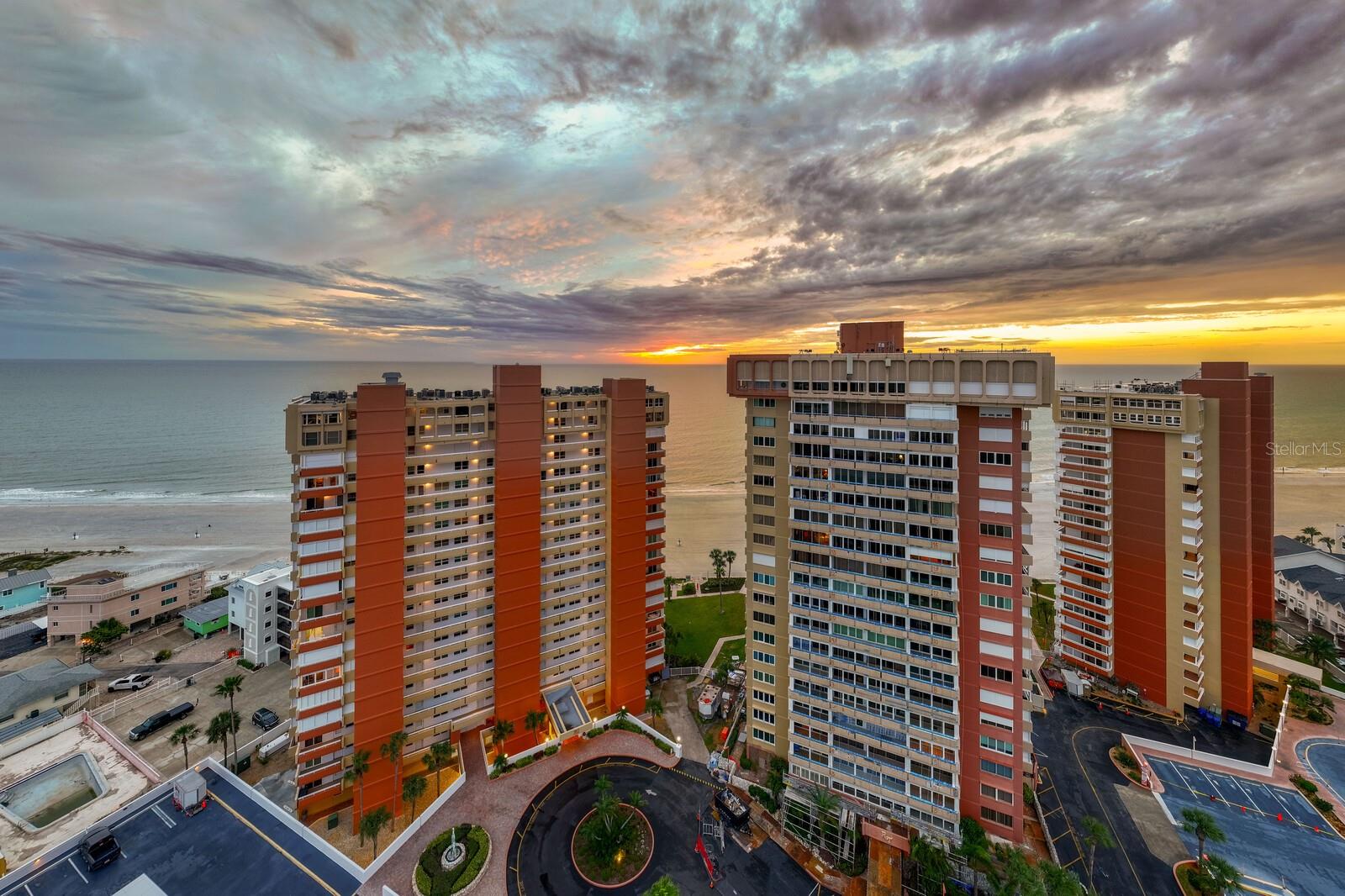 REDINGTON TOWERS 1 CONDO - Residential