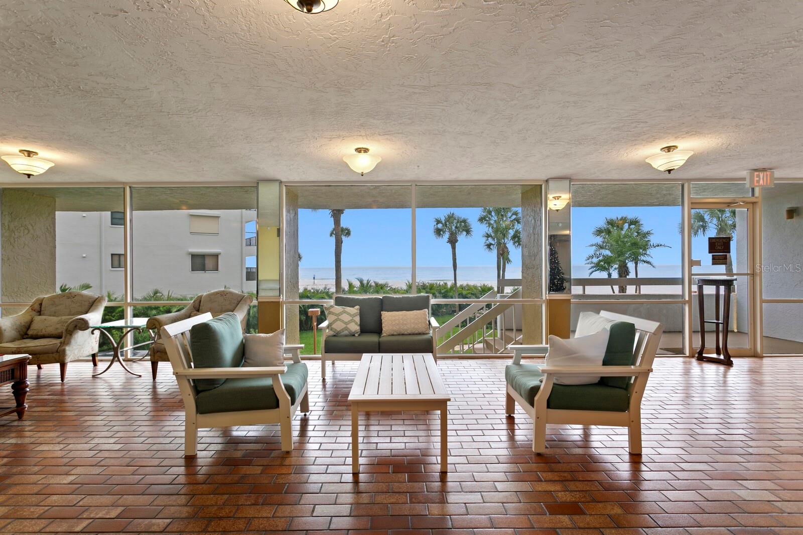 REDINGTON TOWERS 1 CONDO - Residential