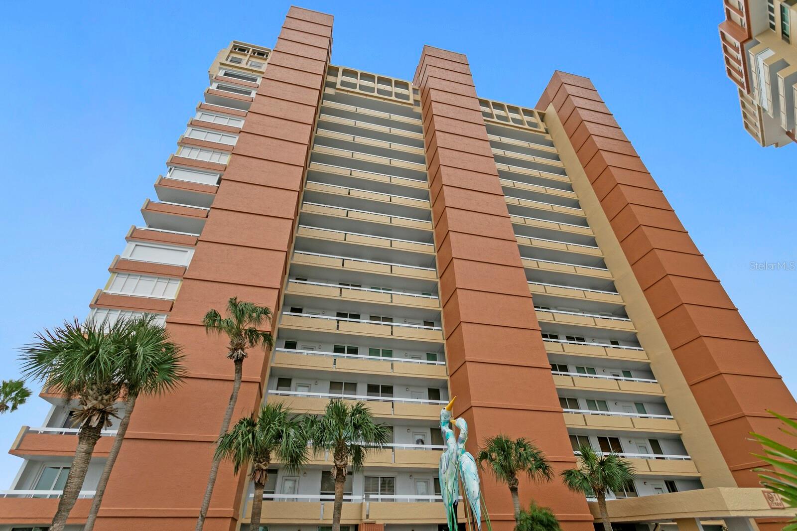 REDINGTON TOWERS 1 CONDO - Residential