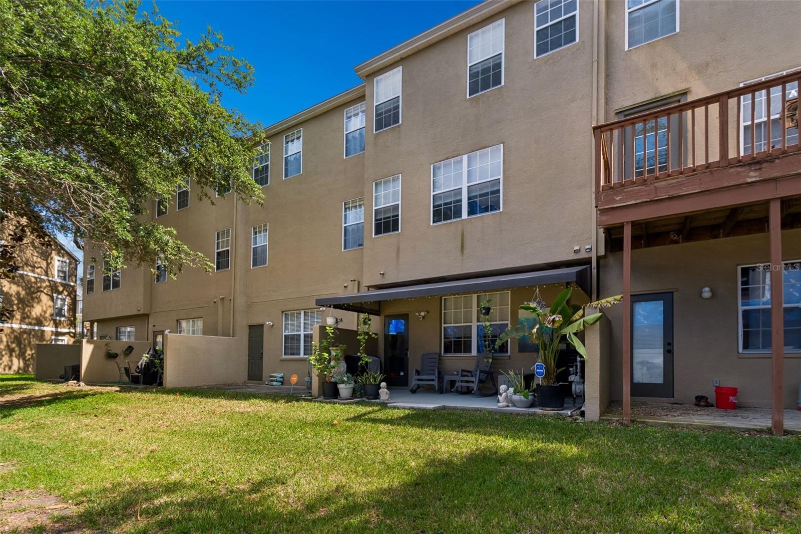 BAYSHORE POINTE TOWNHOMES - Residential