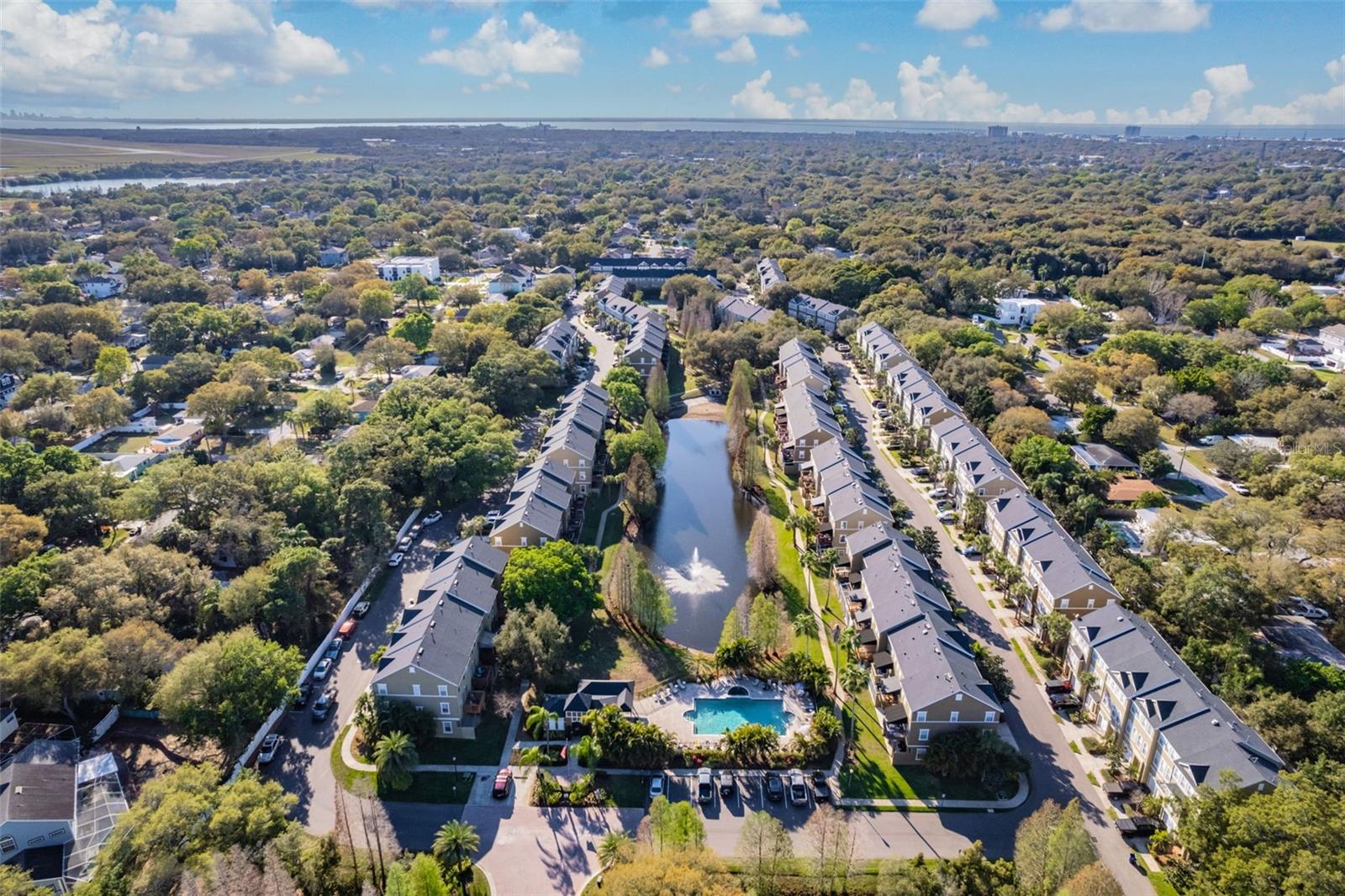 BAYSHORE POINTE TOWNHOMES - Residential