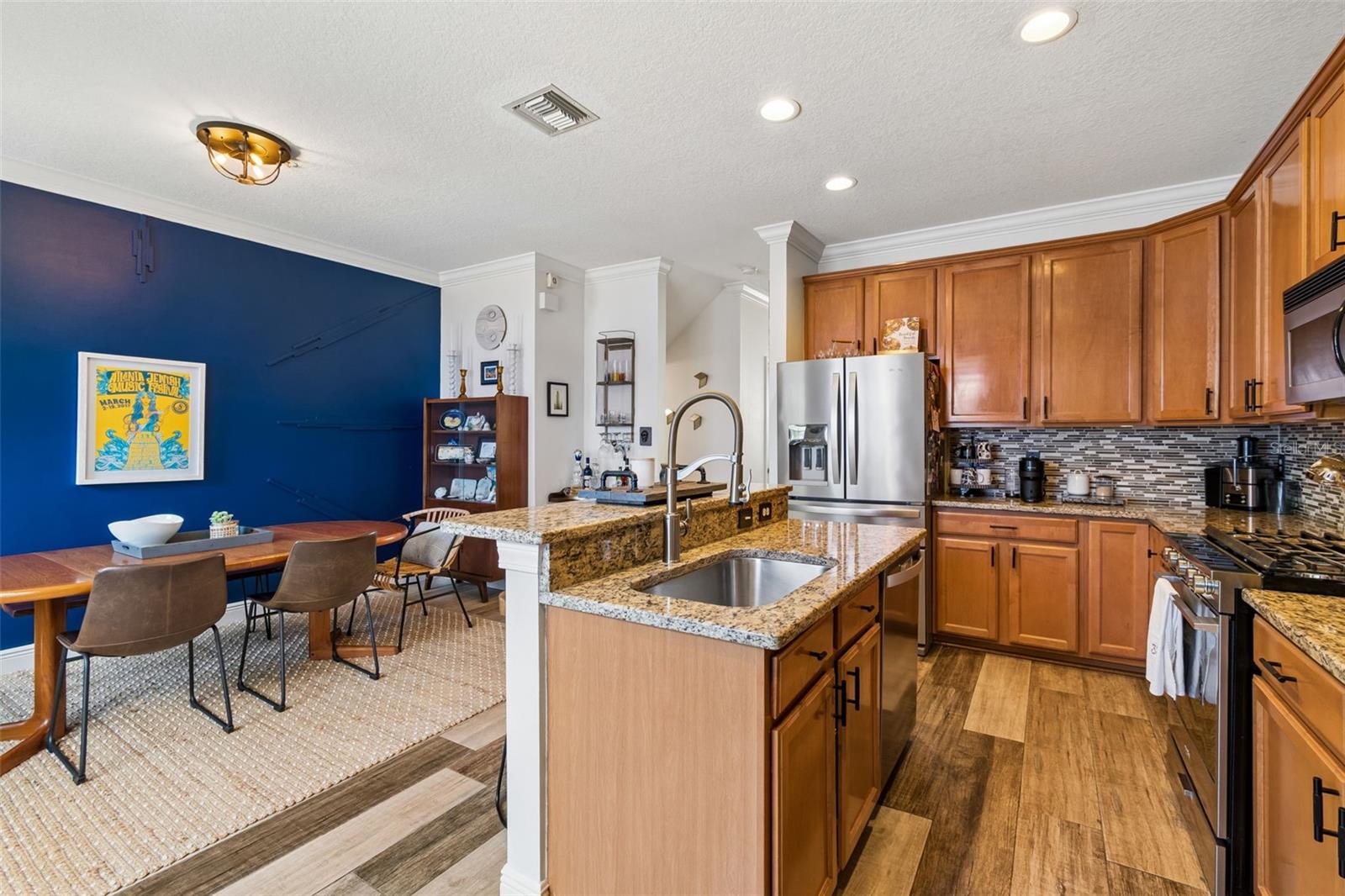 BAYSHORE POINTE TOWNHOMES - Residential