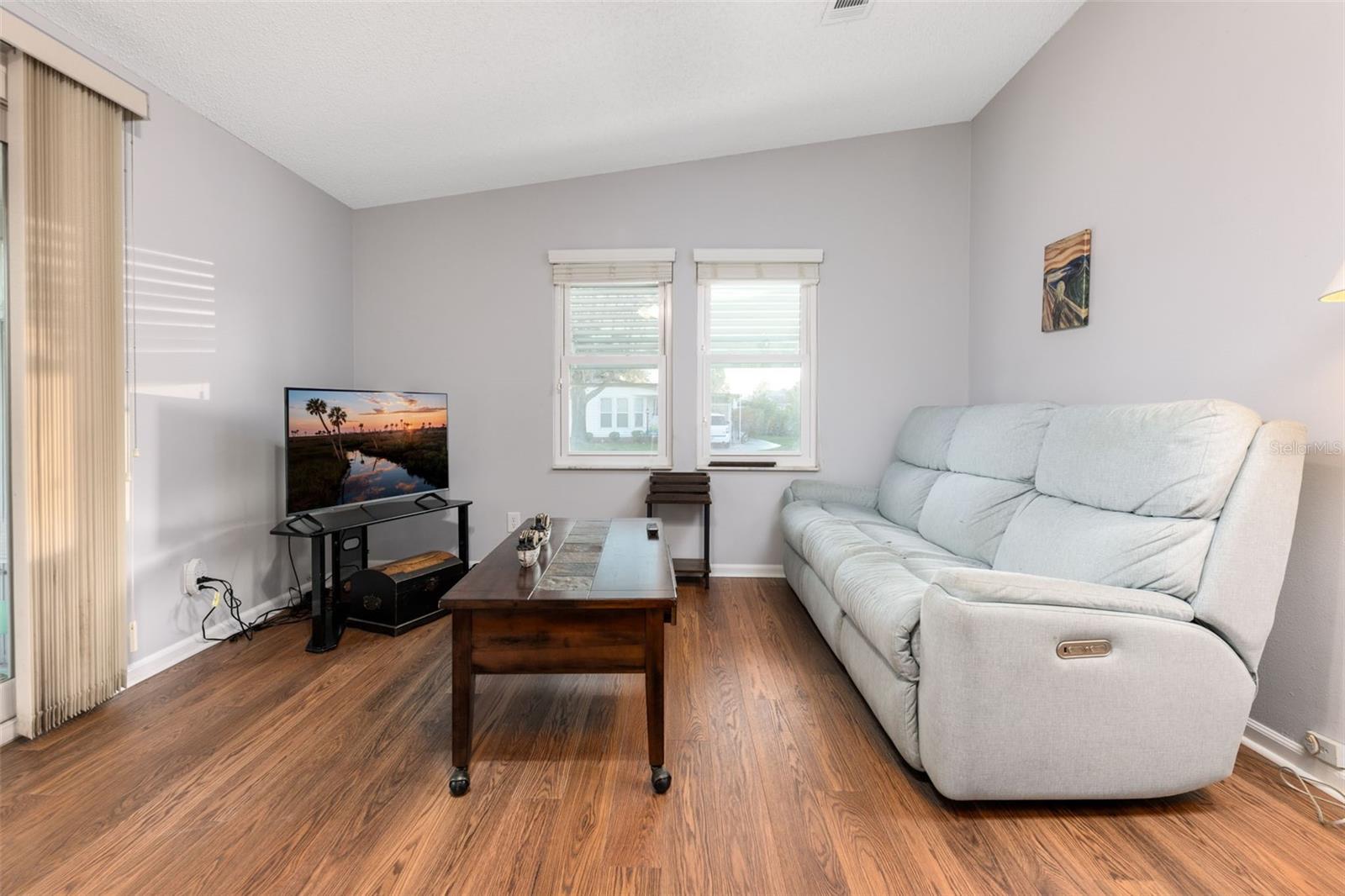 LADY LAKE ORANGE BLOSSOM GARDENS - Residential