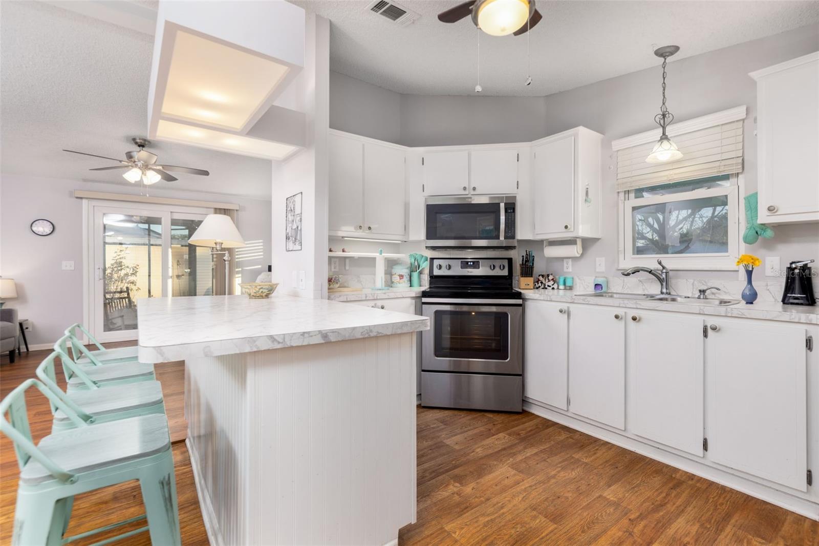 605 RAINBOW BOULEVARD