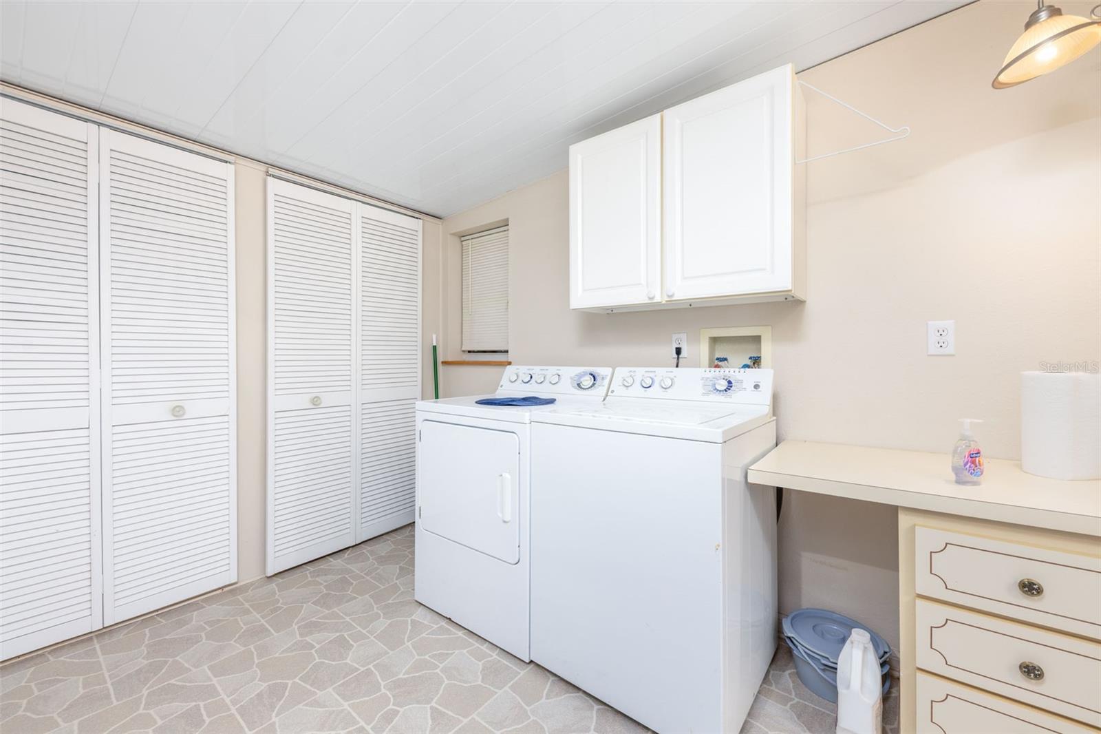 LADY LAKE ORANGE BLOSSOM GARDENS - Residential