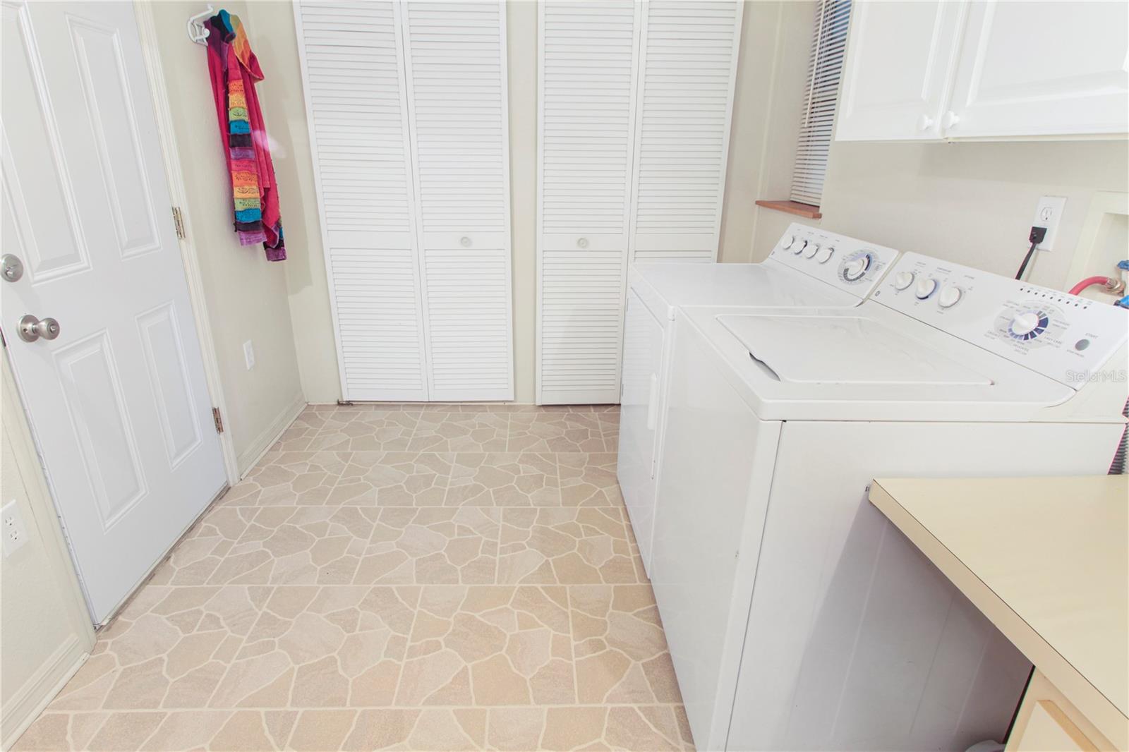 LADY LAKE ORANGE BLOSSOM GARDENS - Residential