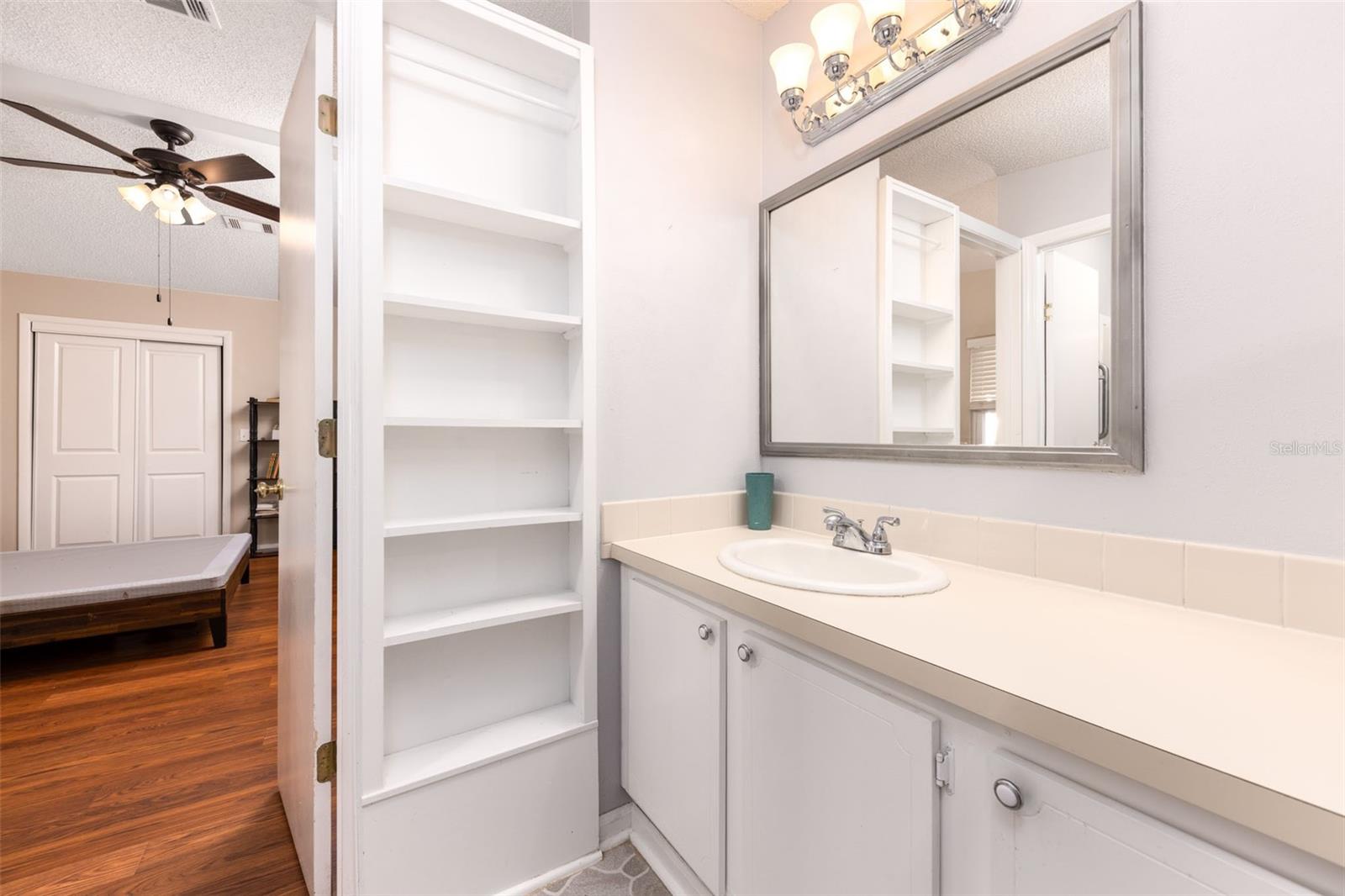 LADY LAKE ORANGE BLOSSOM GARDENS - Residential