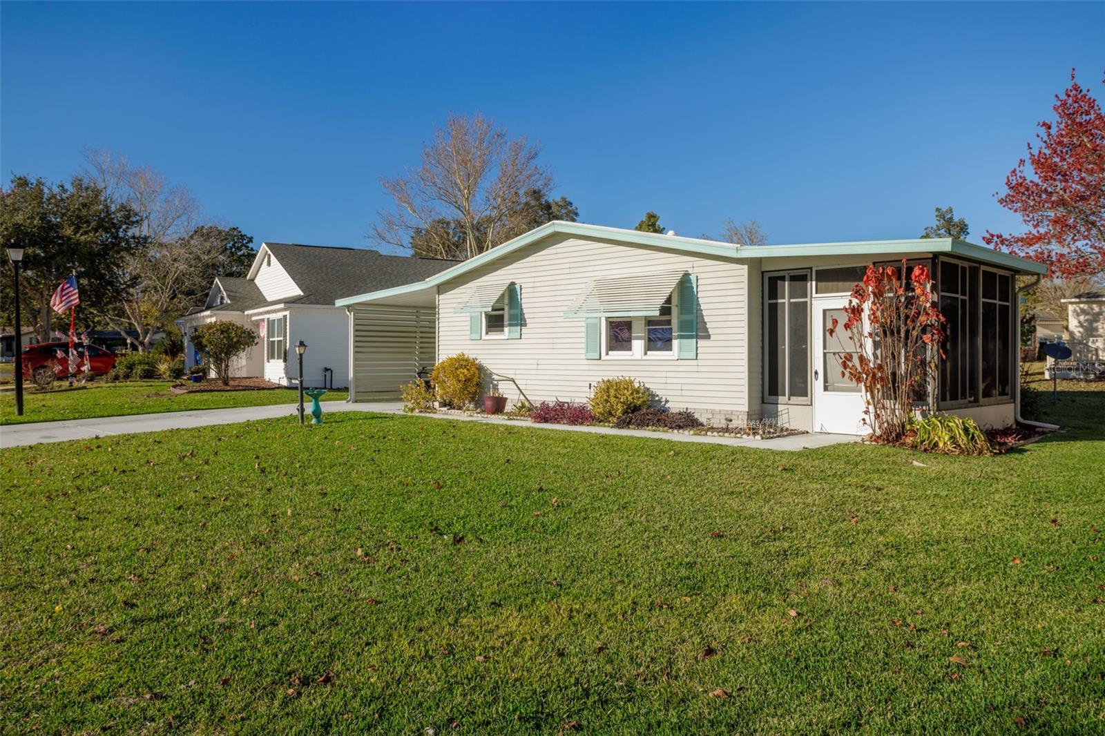 LADY LAKE ORANGE BLOSSOM GARDENS - Residential