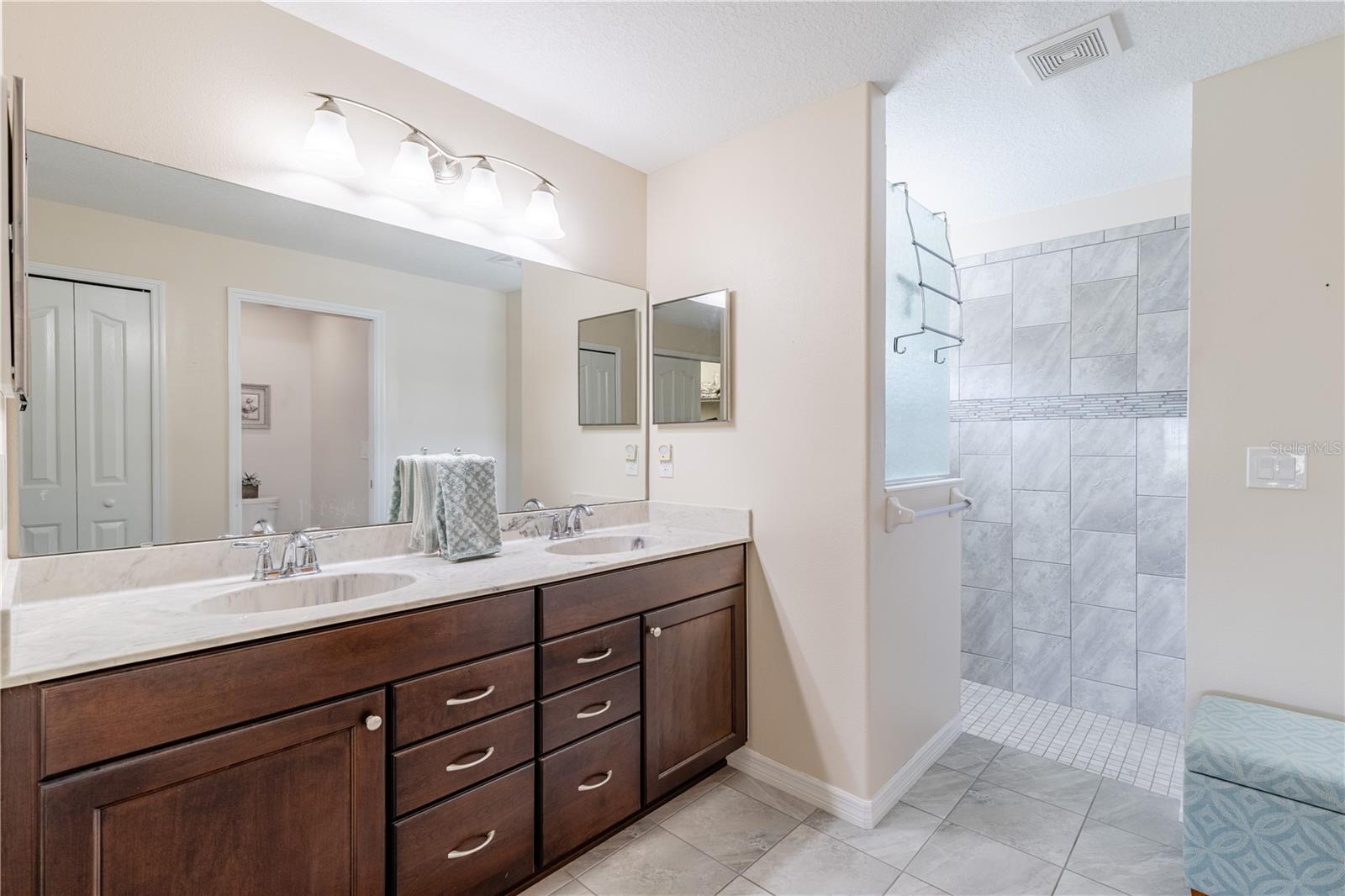 LEESBURG ARLINGTON RIDGE PH 02 - Residential