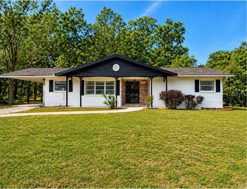 Photo of 600 NE 53rd Court, Ocala, FL 34470 (MLS # O6392676)