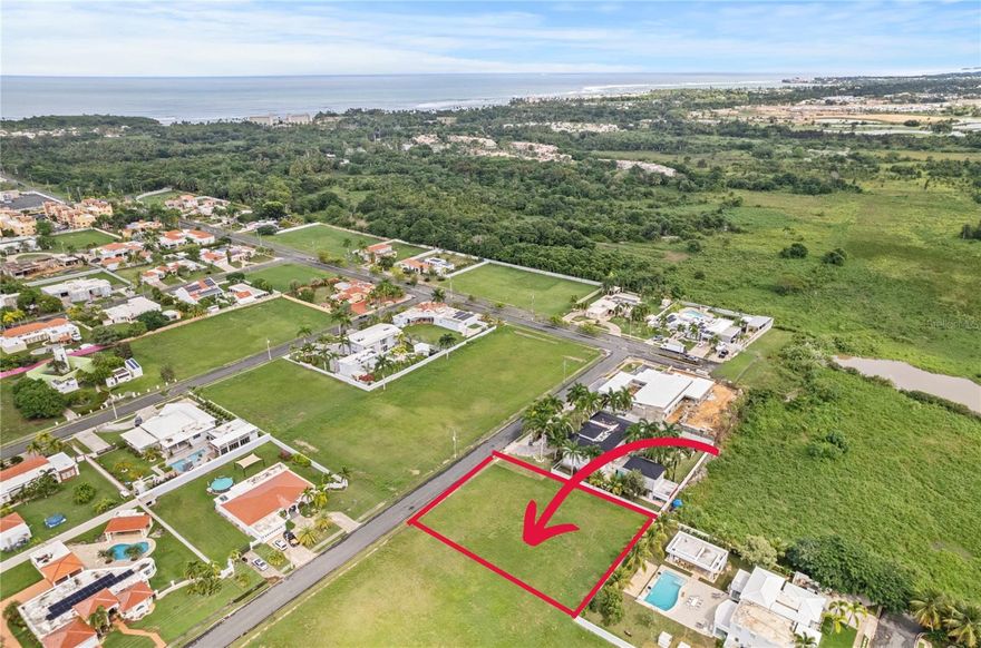 Discover Your Dream Home's Foundation: Vacant Lot at Haciendas El Molino.
Welcome to the exclusive gated community of Haciendas El Molino! An incredible opportunity awaits you to craft the home you've always envisioned on this spacious and serene residential vacant lot. Nestled within the distinguished and secure Haciendas El Molino community, this lot offers the ideal canvas for your dream home. The community is renowned for its tranquil ambiance and breathtaking natural surroundings, providing a picturesque setting for a bespoke residence. Benefit from easy access to local amenities, closeness to beach areas, shopping, dining, entertainment, and recreational facilities, while still enjoying the tranquility of your secluded community. This vacant lot presents a remarkable opportunity to create a residence that perfectly fits your lifestyle. Whether you envision a modern architectural masterpiece, a charming traditional abode, or something in between, this lot is the canvas for your creativity and vision.
Don't miss the chance to build the home you've always desired in the esteemed Haciendas el Molino community, just a few minutes west of the Dorado municipality. Contact us today to explore this opportunity and turn your dream into a reality.