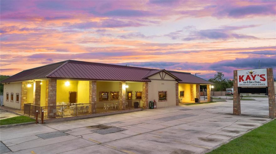 Great opportunity for private and investors alike! Building for sale. Prime location near residential. Located on major thoroughfare. A short distance from I-95. Well established restaurant.