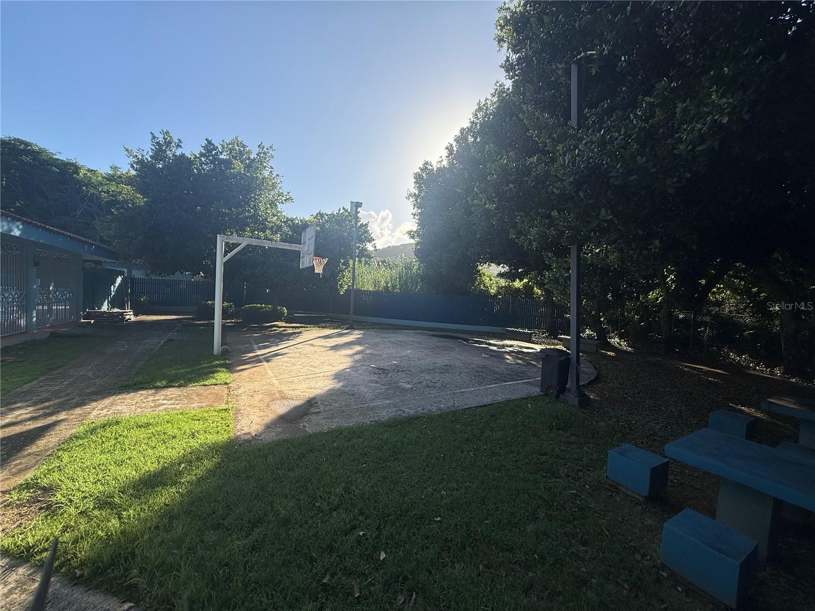 CONDOMINIO MONTESOL - Residential