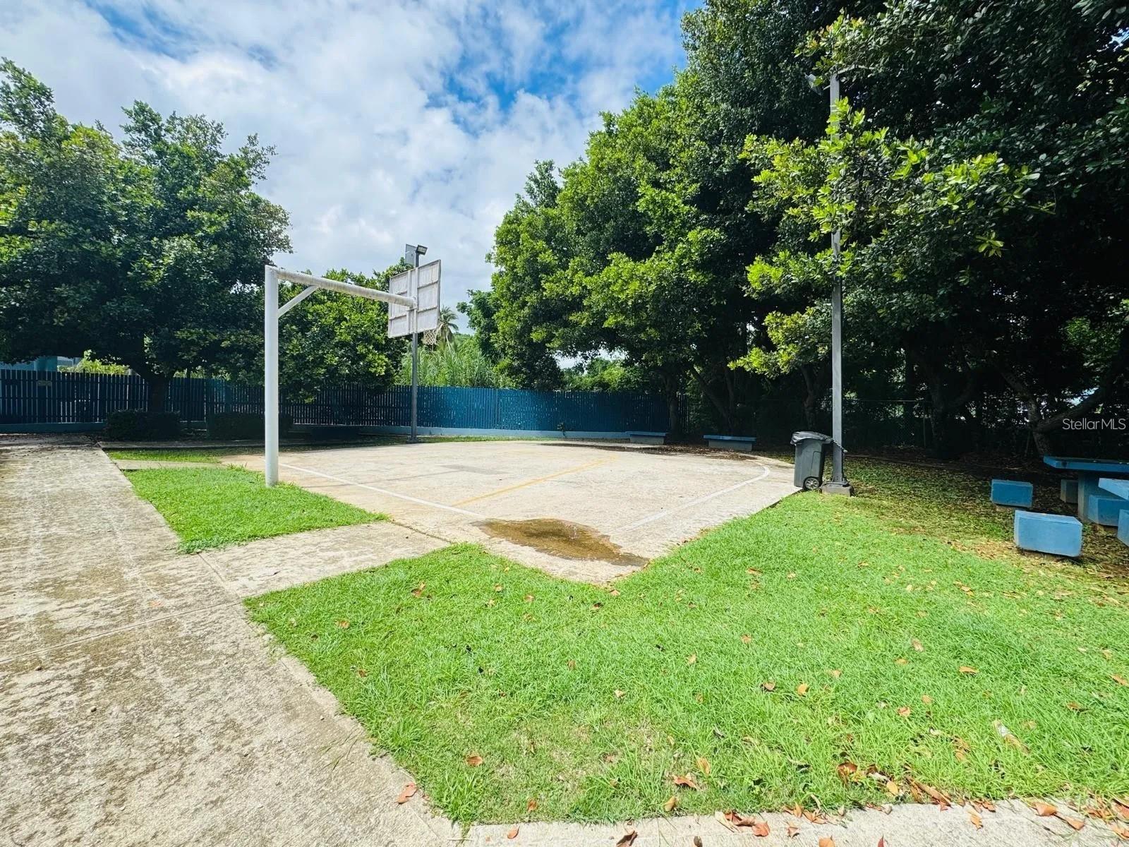 CONDOMINIO MONTESOL - Residential