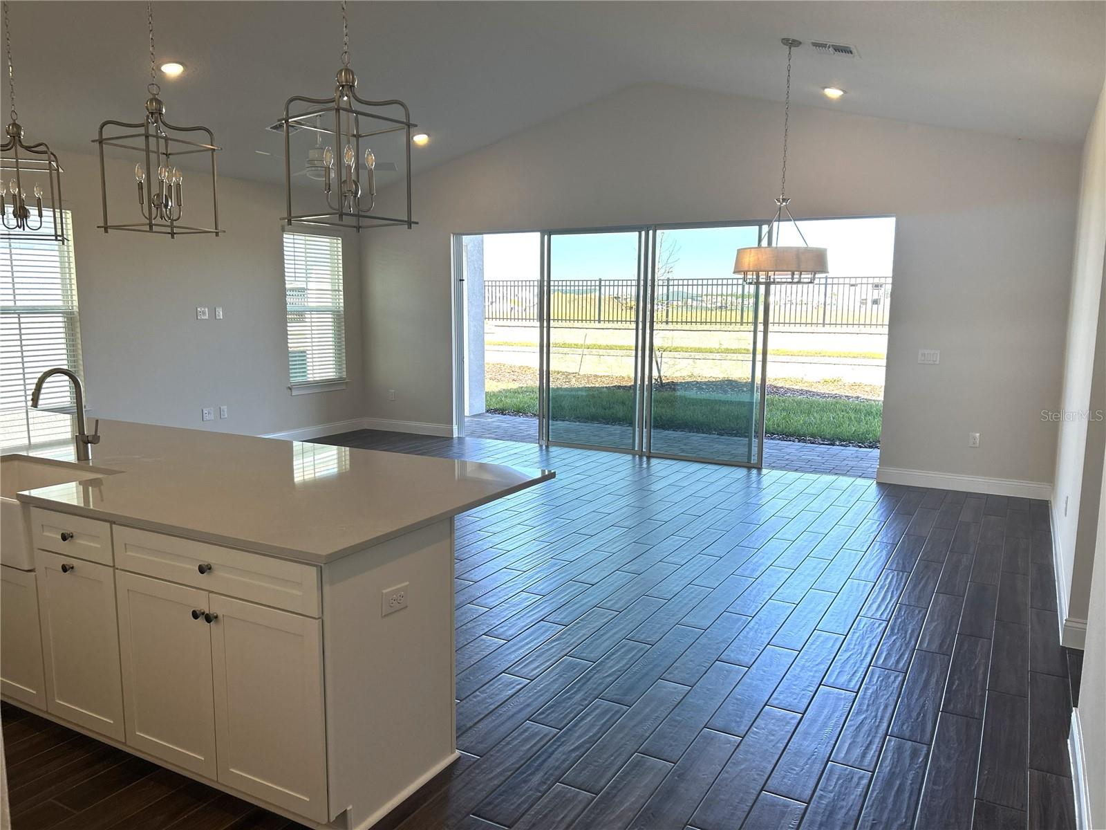 HORIZON ISLE - Residential Lease