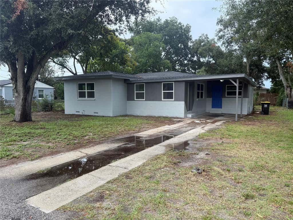 Photo of 309 1st Street, Auburndale, FL 33823 (MLS # O6430139)