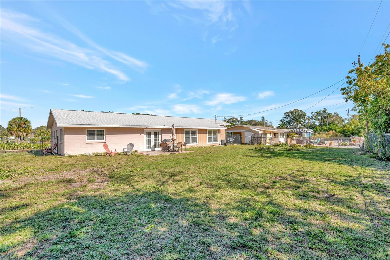 1597 - SOUTH GATE - Residential