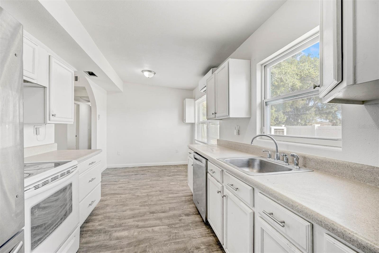 BONNIE BRAE - Residential Lease