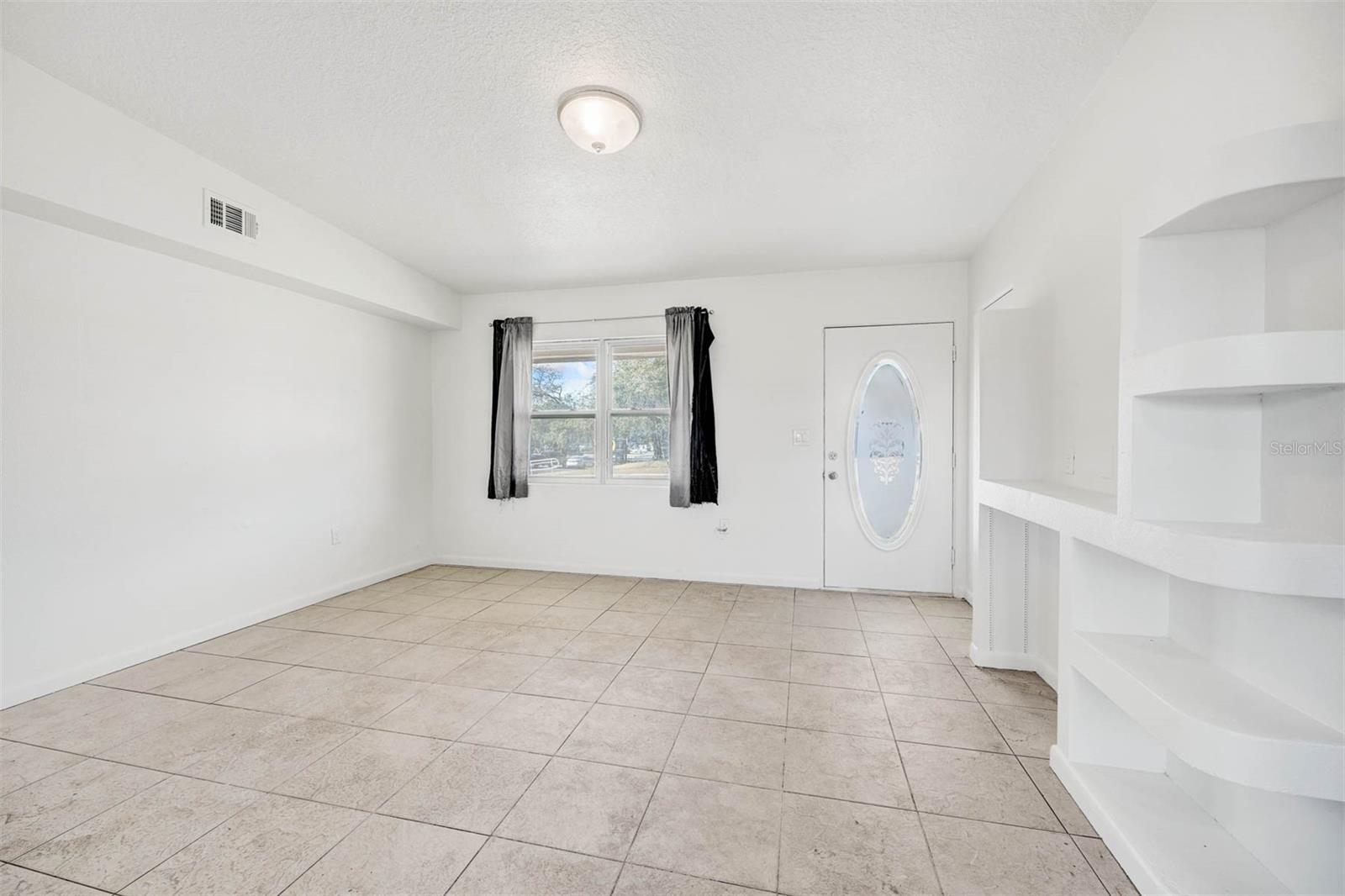 BONNIE BRAE - Residential Lease