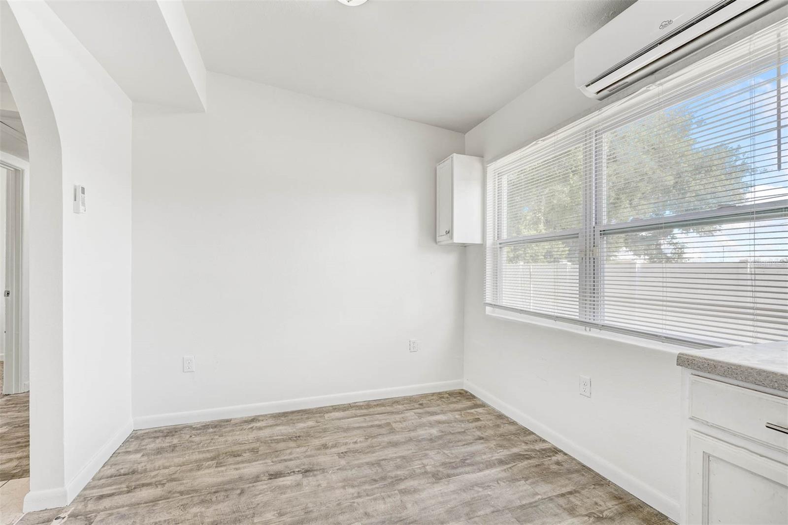 BONNIE BRAE - Residential Lease