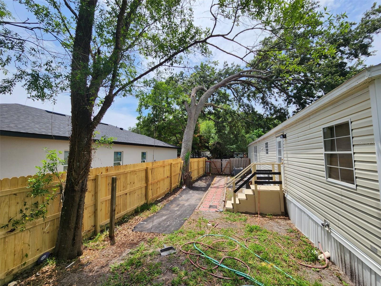 TAFT TOWN - Residential