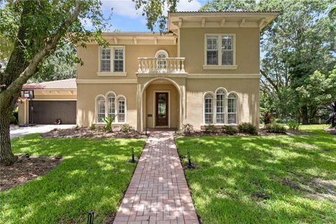 Photo of 1940 Floresta View Drive, Tampa, FL 33618 (MLS # TB8423213)