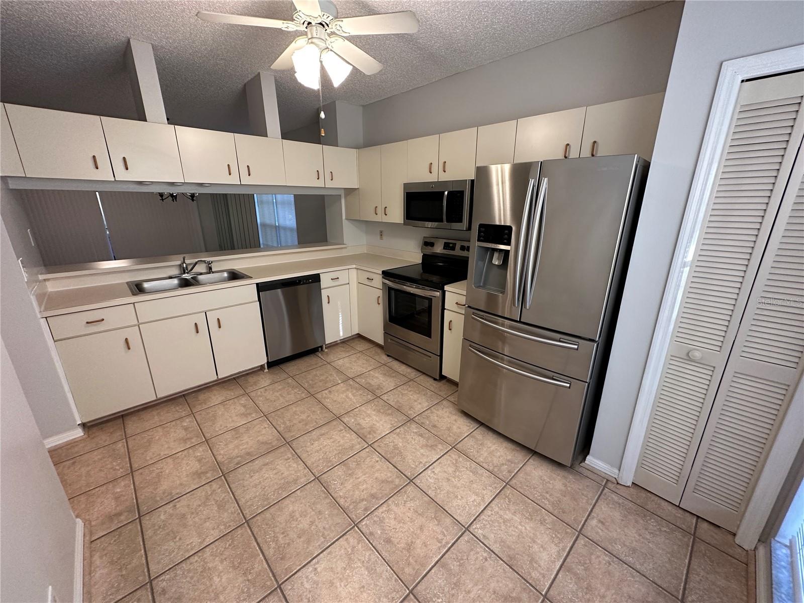 SHIPWATCH - Residential Lease