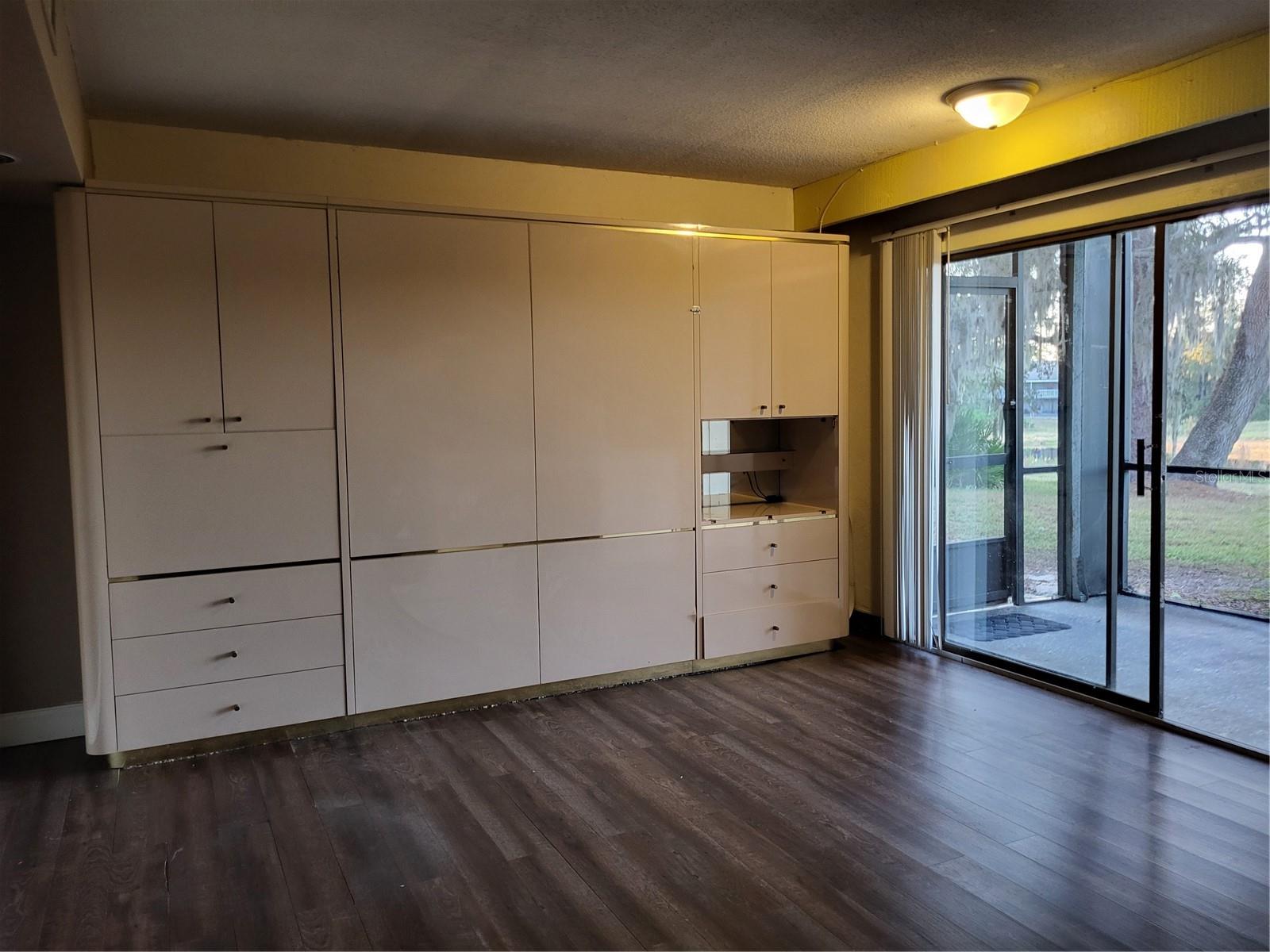 GRENELEFE CAMELOT 01 AMD CONDO UNIT 01 PH 02 - Residential