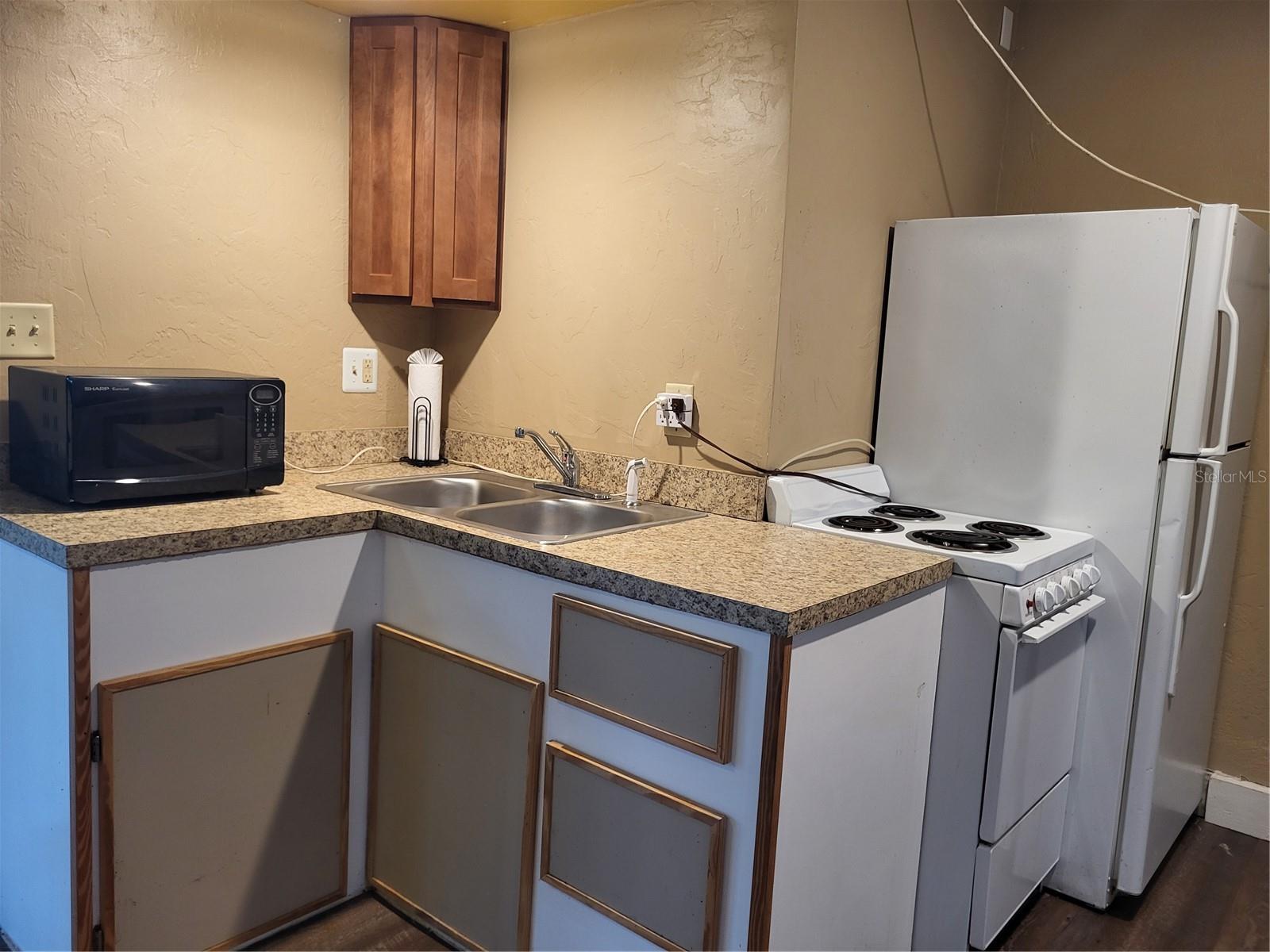 GRENELEFE CAMELOT 01 AMD CONDO UNIT 01 PH 02 - Residential