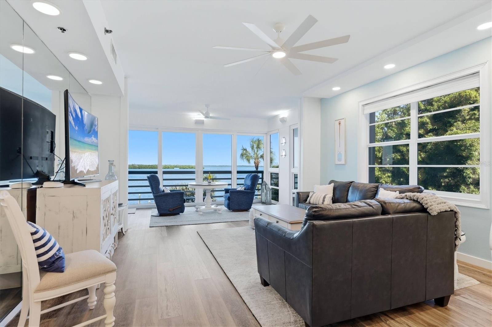 615 DREAM ISLAND PLACE 212