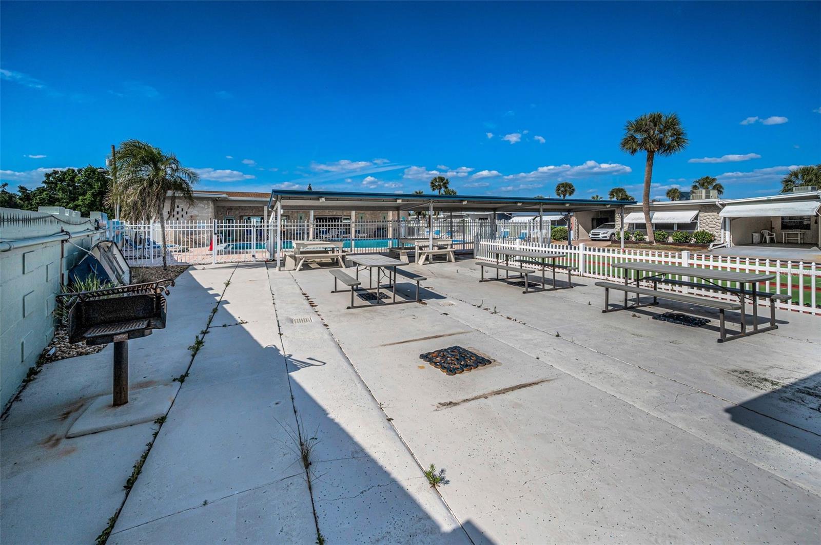 SHANGRI-LA APT PARK - Residential