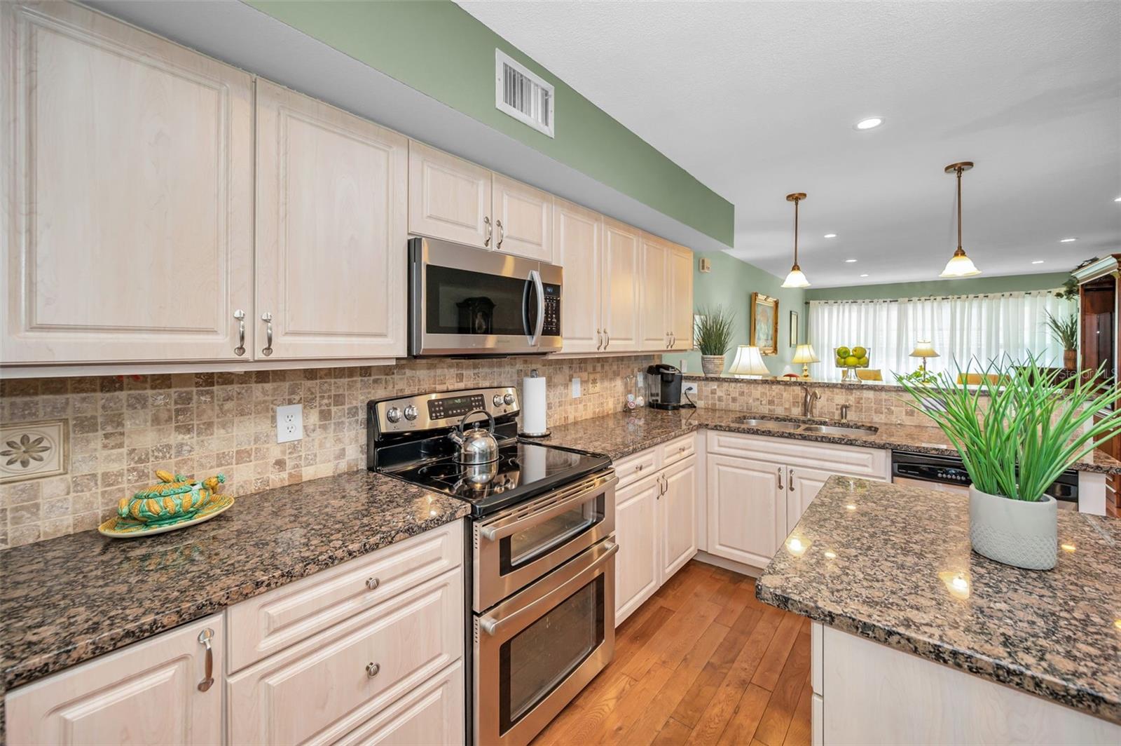 SHANGRI-LA APT PARK - Residential