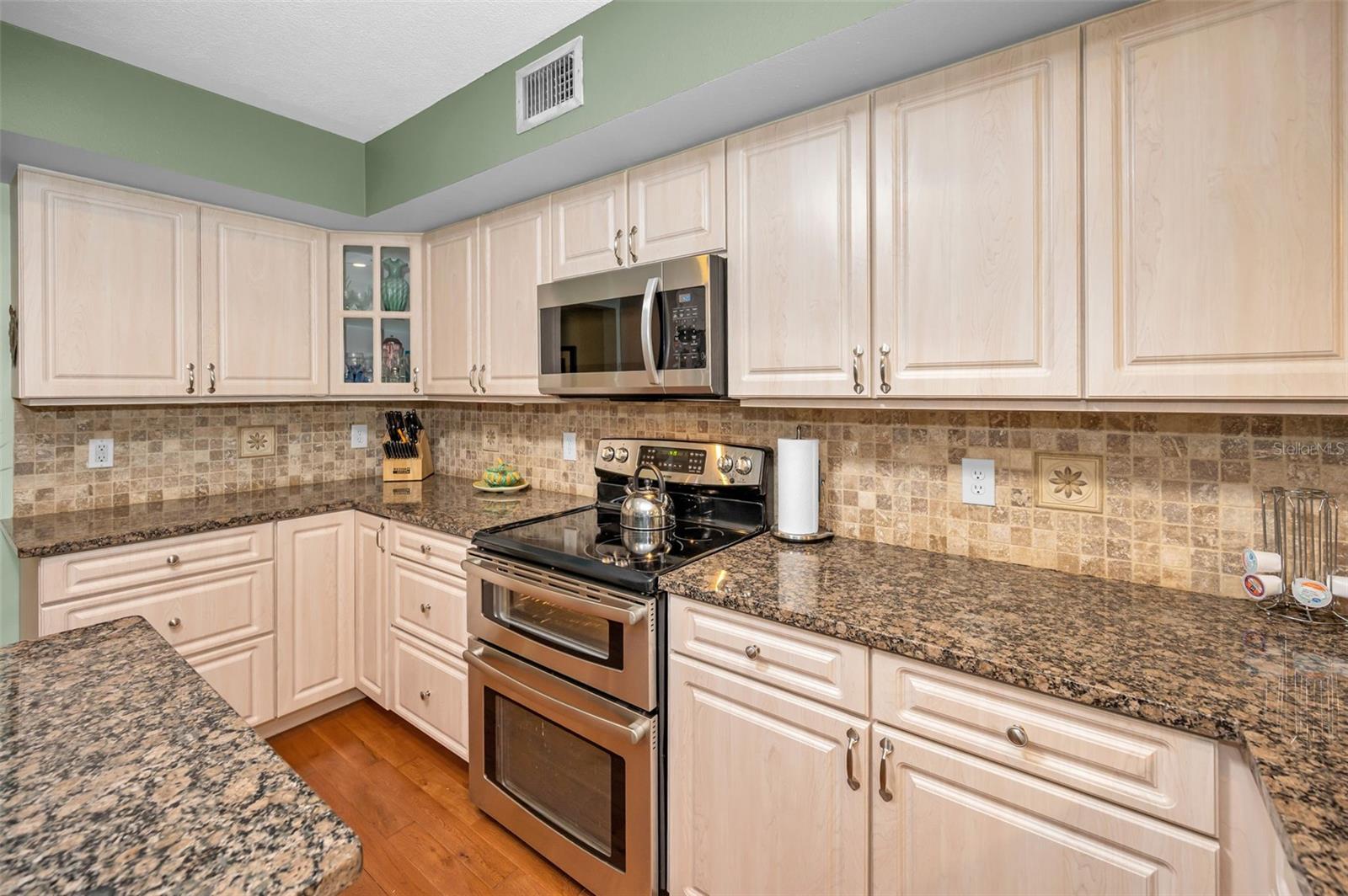 SHANGRI-LA APT PARK - Residential