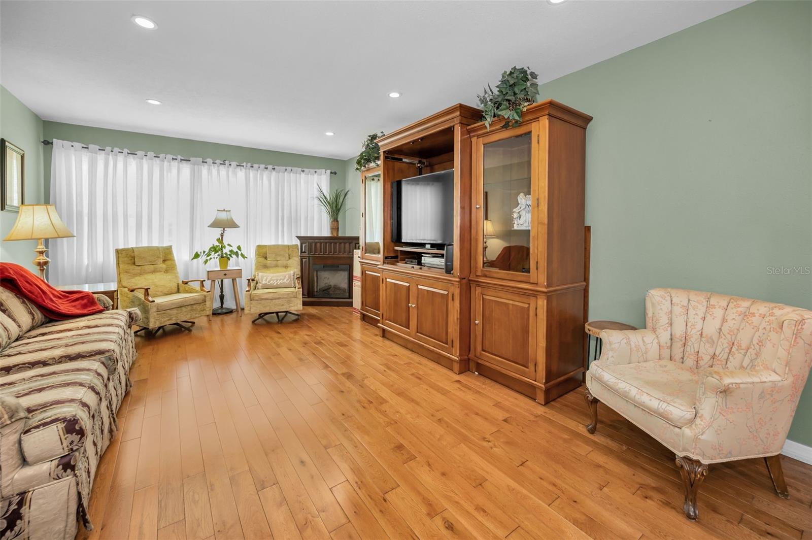 SHANGRI-LA APT PARK - Residential