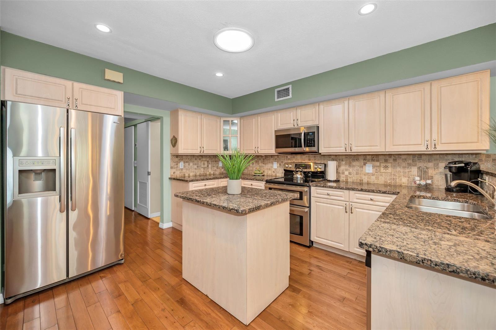 SHANGRI-LA APT PARK - Residential