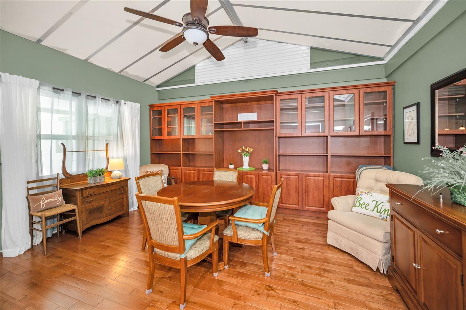 SHANGRI-LA APT PARK - Residential