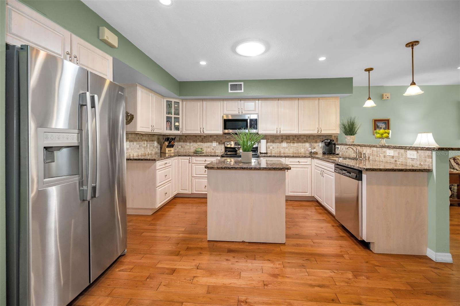 SHANGRI-LA APT PARK - Residential