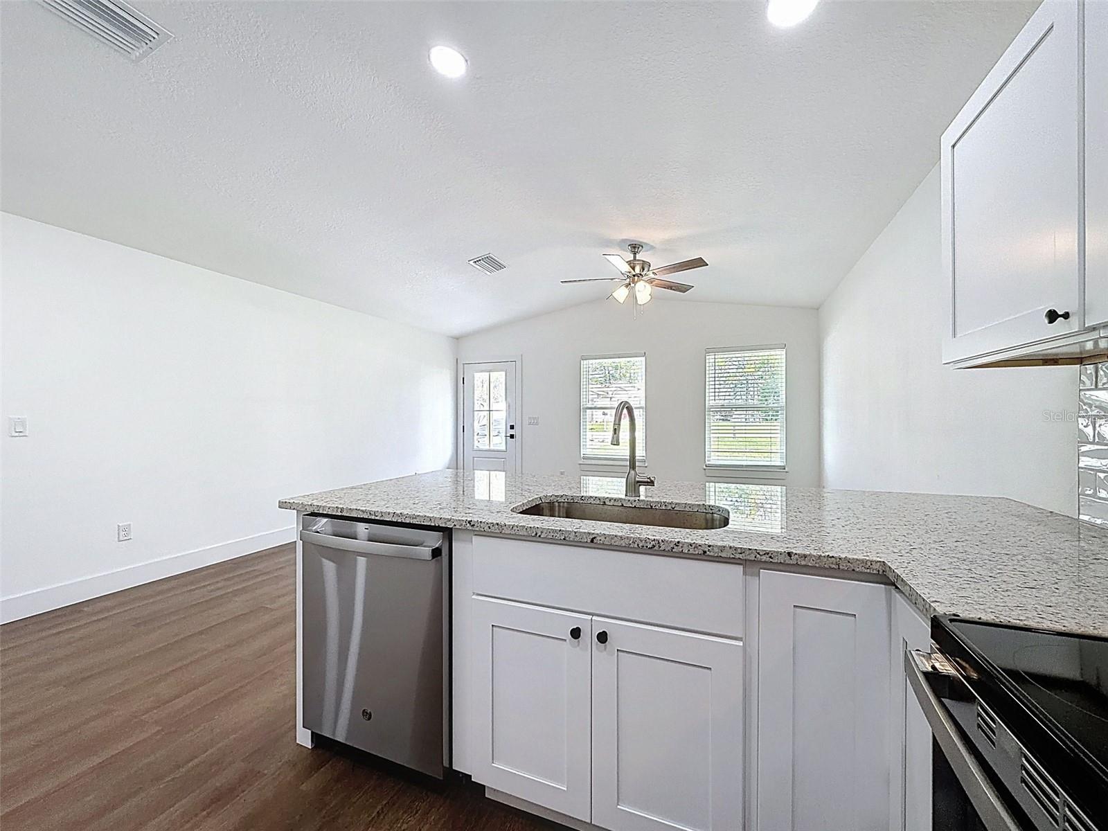 ROYAL HIGHLANDS - Residential