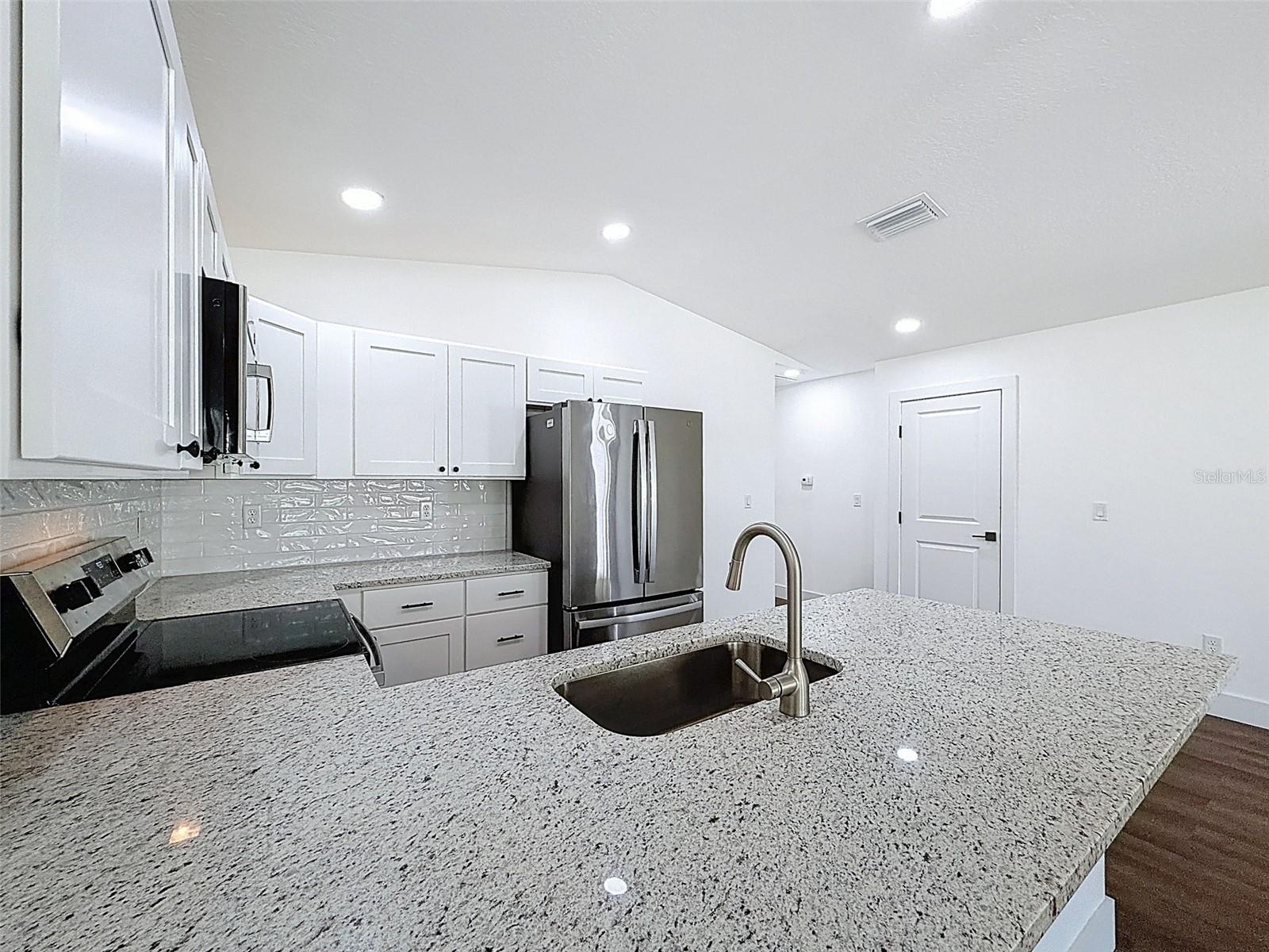 ROYAL HIGHLANDS - Residential