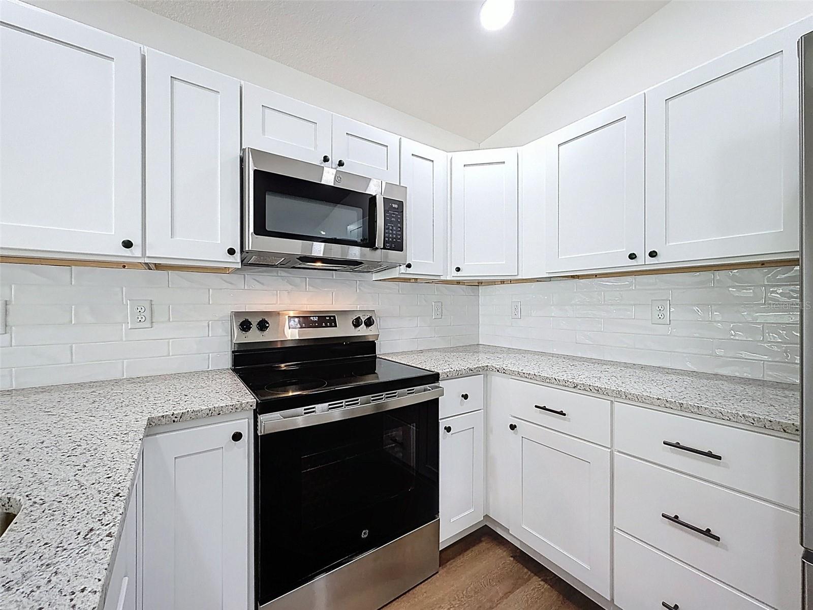 ROYAL HIGHLANDS - Residential