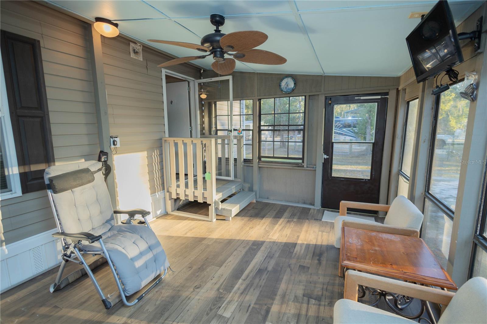 396 NE BEVERLY HILLS DRIVE