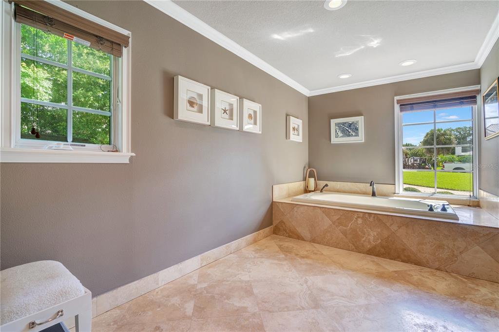 BAY HILL - Residential