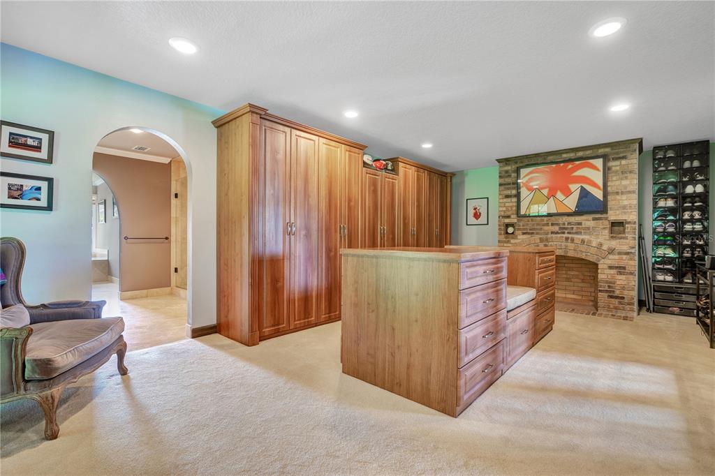 BAY HILL - Residential